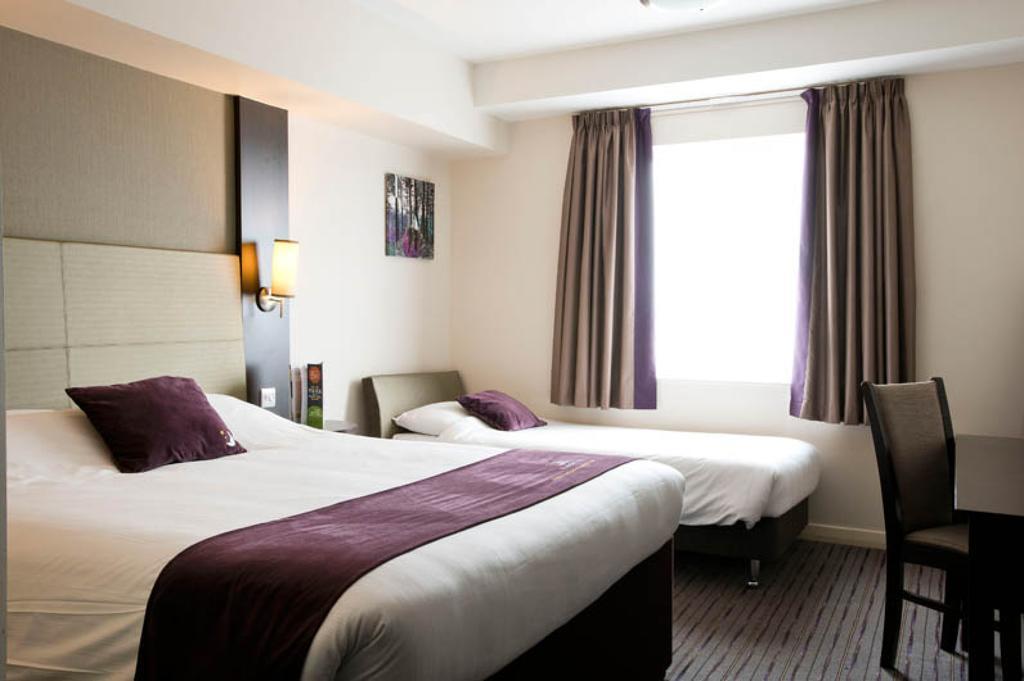 Premier Inn Manchester - Prestwich Buitenkant foto