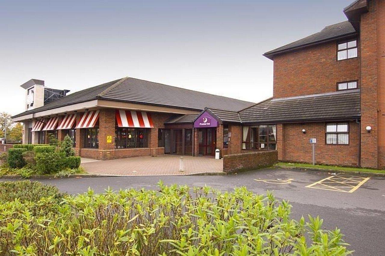 Premier Inn Manchester - Prestwich Buitenkant foto