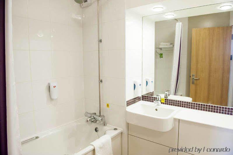 Premier Inn Manchester - Prestwich Buitenkant foto