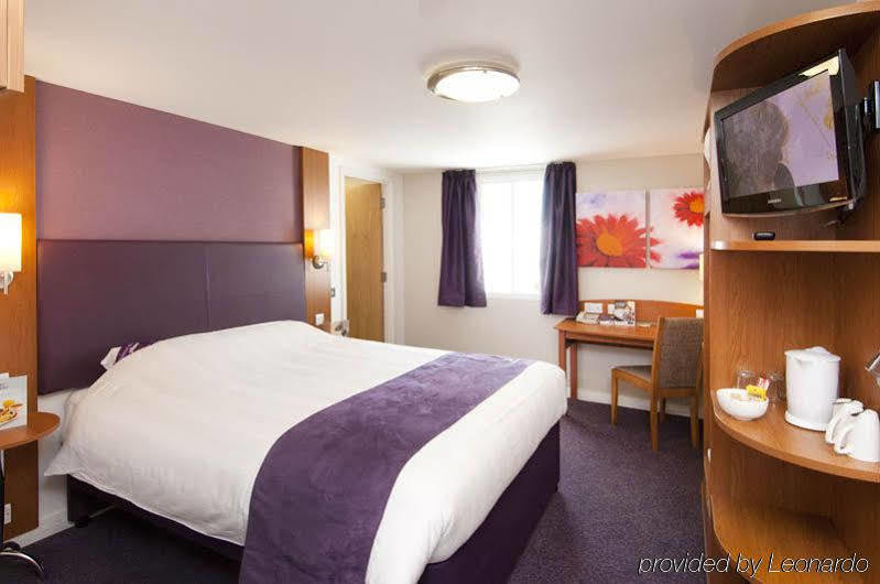 Premier Inn Manchester - Prestwich Buitenkant foto