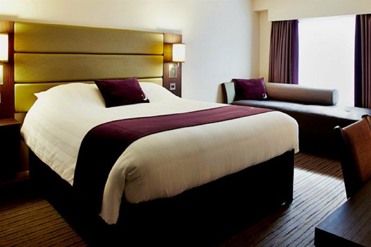 Premier Inn Manchester - Prestwich Buitenkant foto