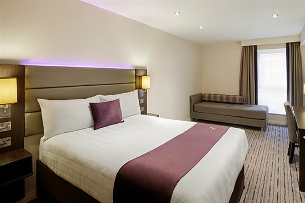 Premier Inn Manchester - Prestwich Buitenkant foto