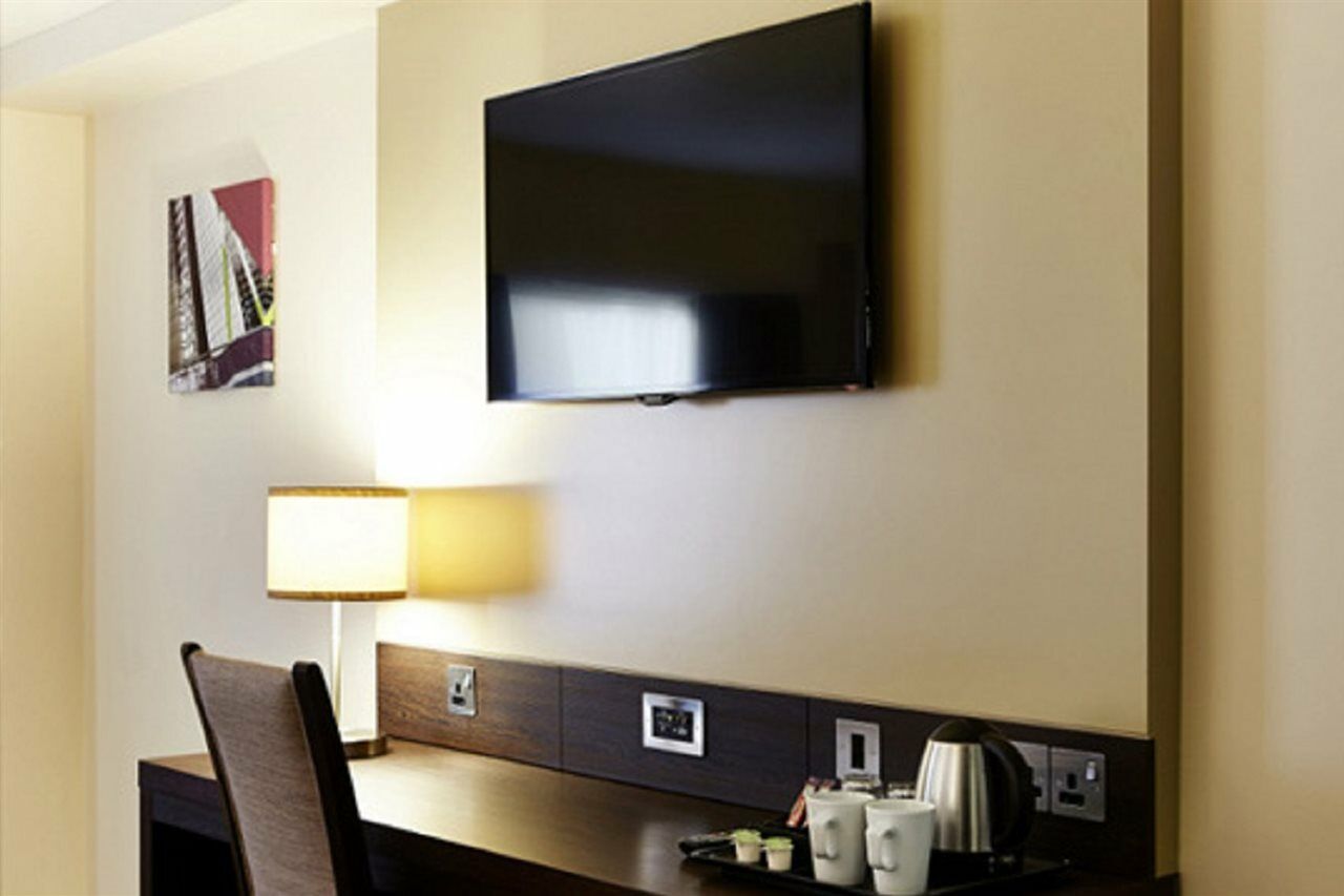 Premier Inn Manchester - Prestwich Buitenkant foto